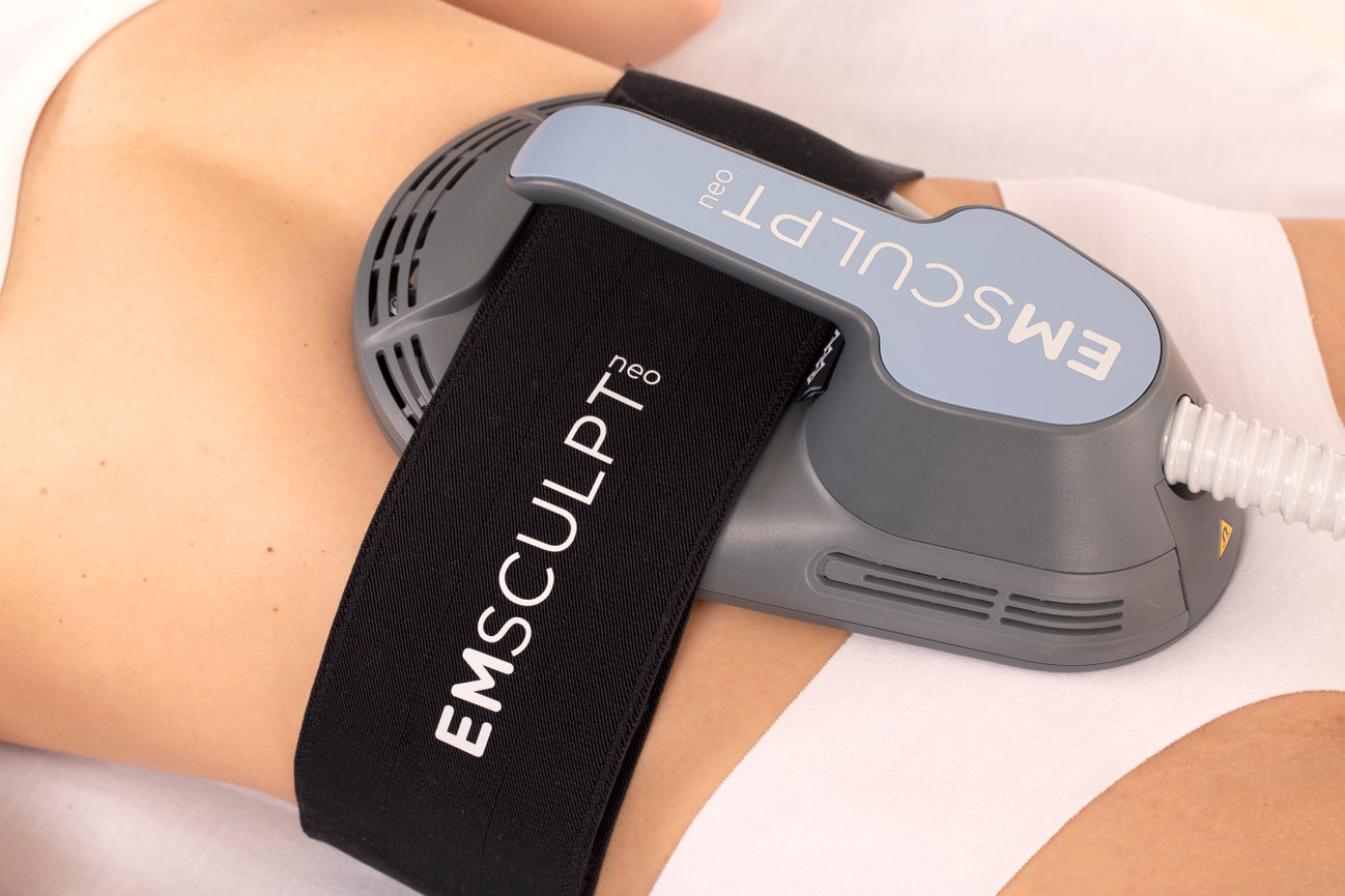 Thérapie Clinic - EMSCULPT®️ is the world's only non-invasive body treatment  that burns fat while also building muscle. It is suitable for both men and  women. You will be able to see