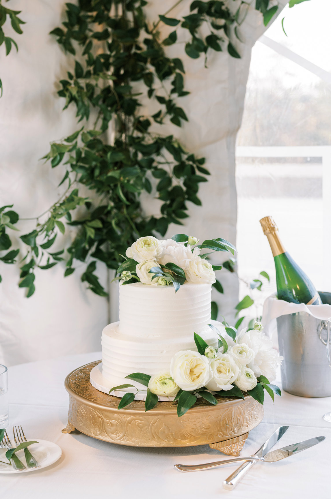 Sarah + Andrew WinstonSalem Florist Weddings & Special Event Florist Green Bee Floral Designs